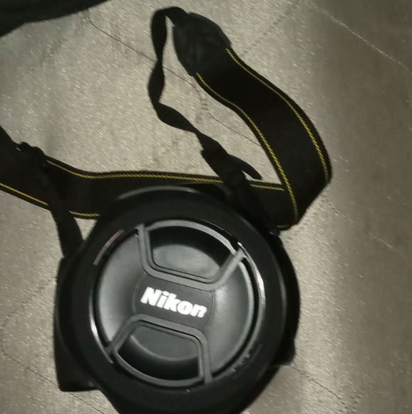 Nikon Coolpix P1000 - Picture 2 of 6